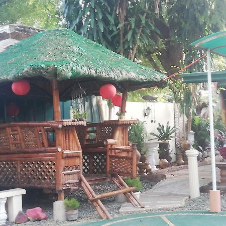 D'Lucky Garden Inn & Suites Tiniguiban Екстериор снимка