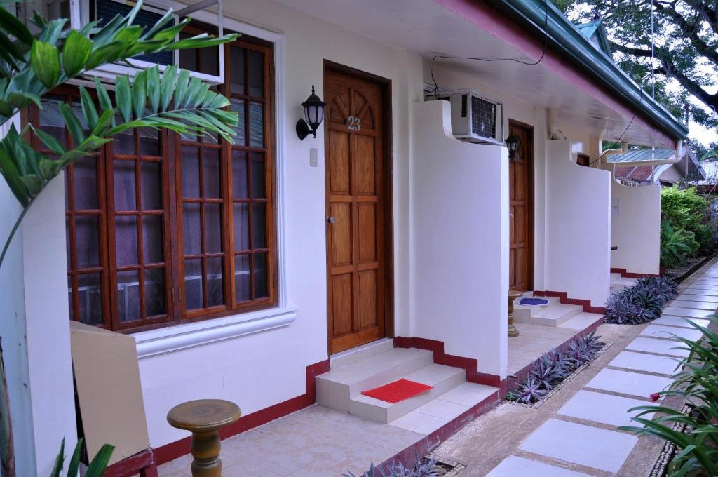 D'Lucky Garden Inn & Suites Tiniguiban Екстериор снимка