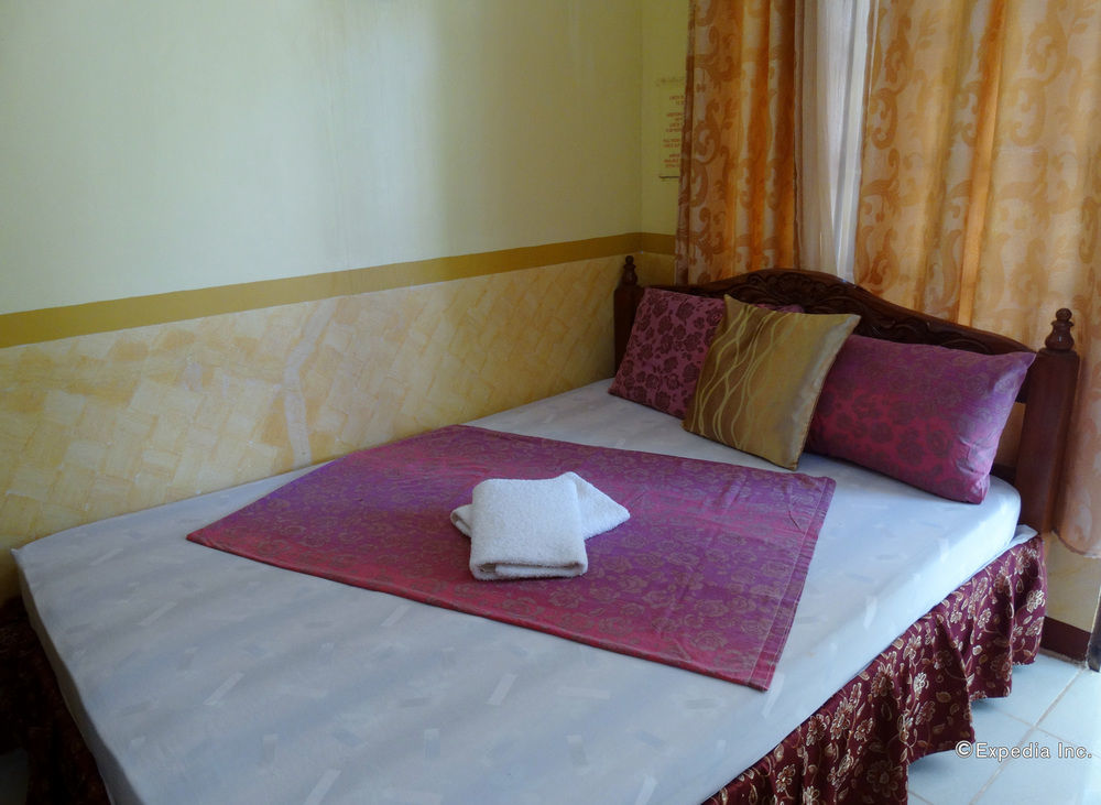 D'Lucky Garden Inn & Suites Tiniguiban Екстериор снимка