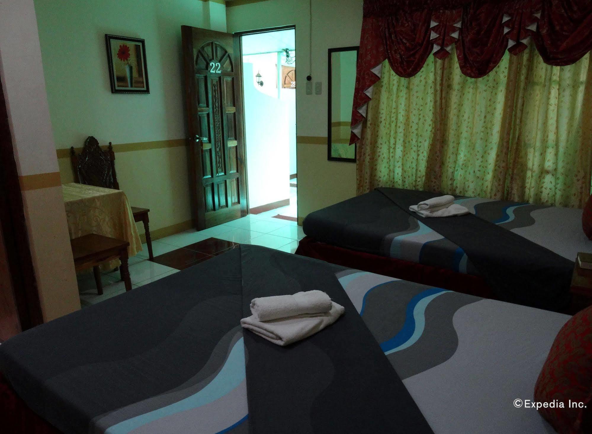 D'Lucky Garden Inn & Suites Tiniguiban Екстериор снимка