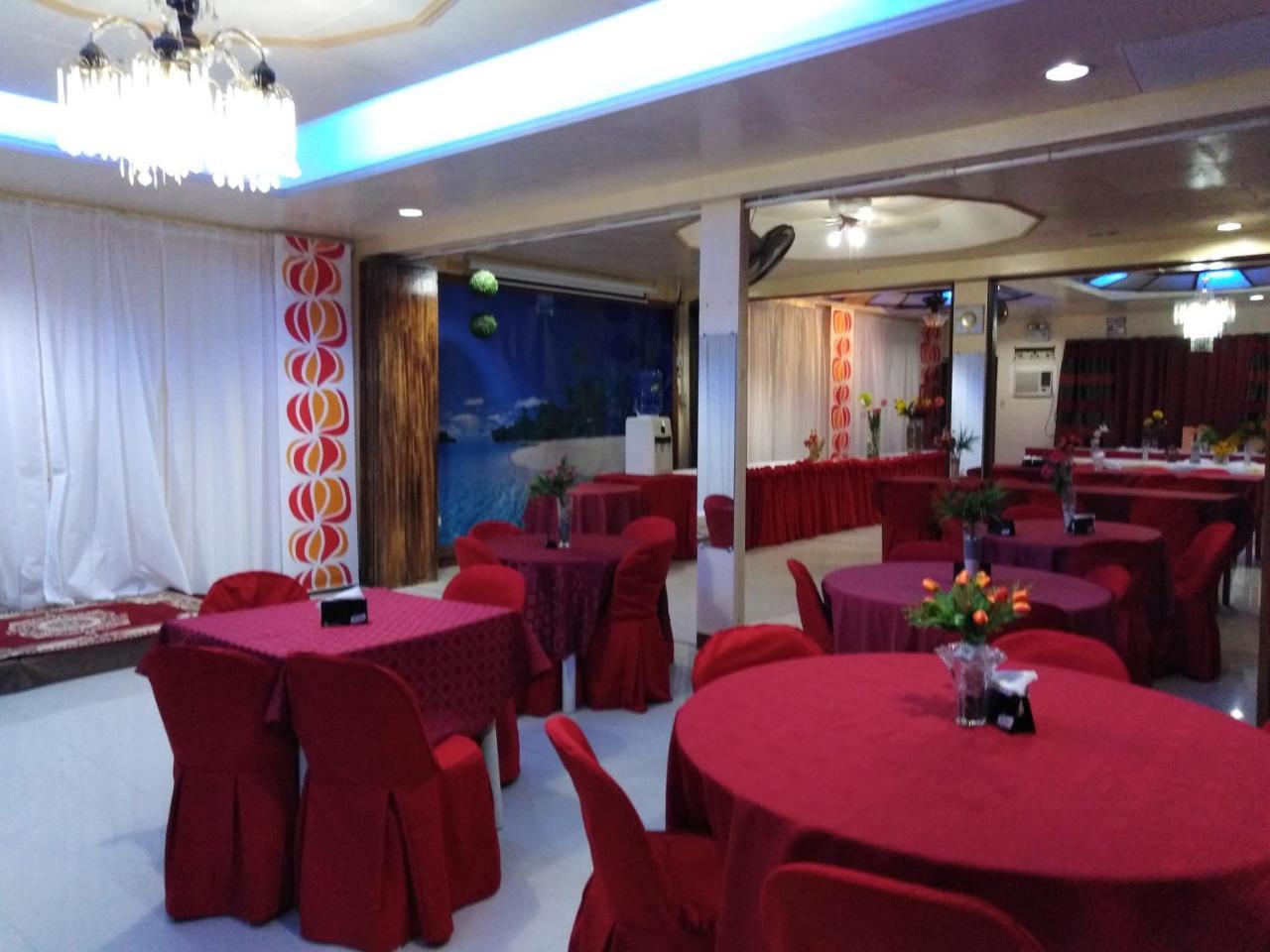 D'Lucky Garden Inn & Suites Tiniguiban Екстериор снимка